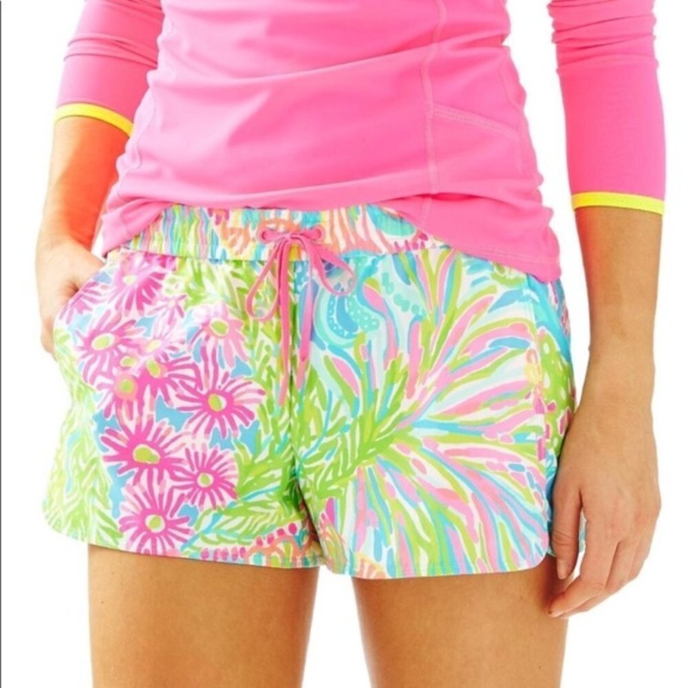 EUC Lilly Pulitzer Run Around Luxletic Short S